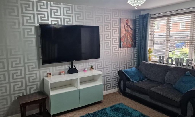 Bolton Apartamento | Well Furnished 3 Bedroom House in a cosy estate in Bolton