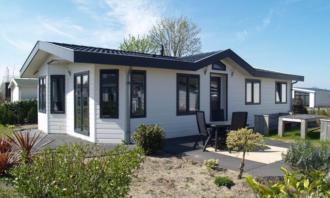 Dordtse Biesbosch Chalet De Esquí | Chalet bien cuidado no lejos del Biesbosch
