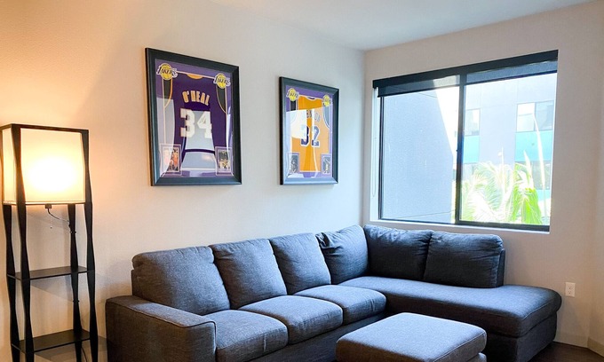 Platinum Triangle Apartamento | Well Kept + Comfortable Apt Minutes Away From Disneyland, Convention Center
