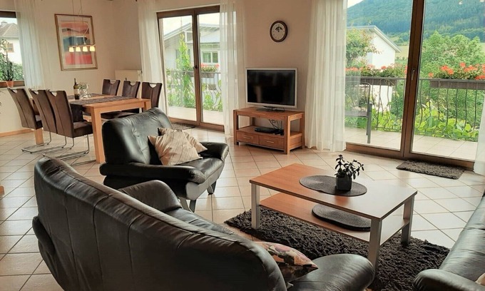 Osann Apartamento | Casa de vacaciones bien cuidada en medio de los viñedos. Apartamento 3, vacaciones cortas bajo petición