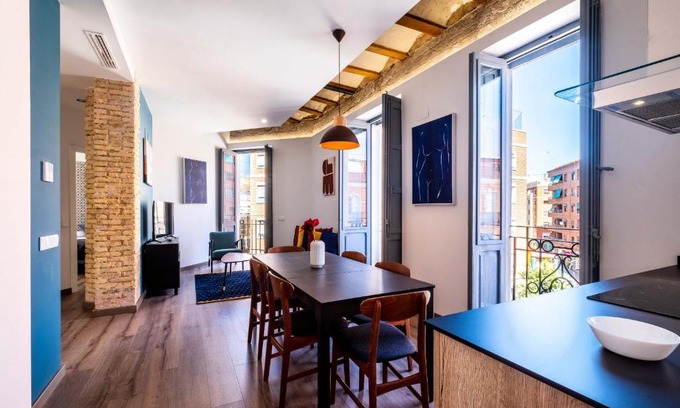 Morvedre Apartamento | Well Lit and Creatively Designed Apartment