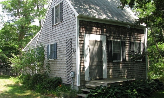 Wellfleet Cabaña | Wellfleet Salt Box Cottage, calor y aire acondicionado
