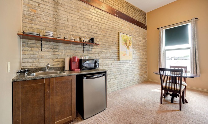 Stratford Hotel | Wellington Inn by Hoco Hotels Collection