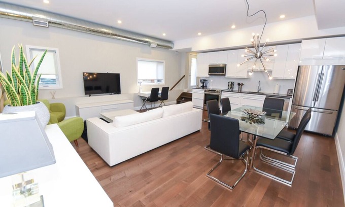 Wellington Village Apartamento | Wellington Village (Westboro Ottawa) Industrial Chic