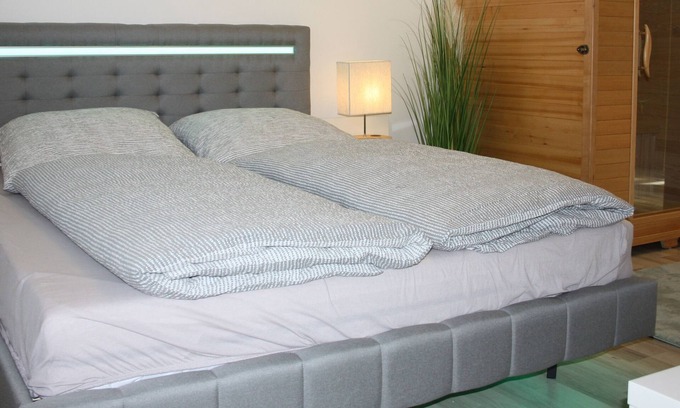 Oberhausen Apartamento | Wellness apartment no. 2 with infrared sauna - wallbox - Netflix - WLAN