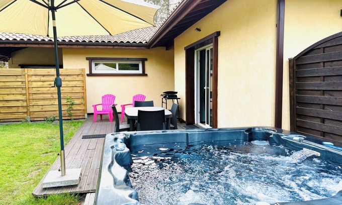 Levignacq Cabaña | Wellness cottage in the woods. Close to sandy beaches. Private terrace with jacuzzi.