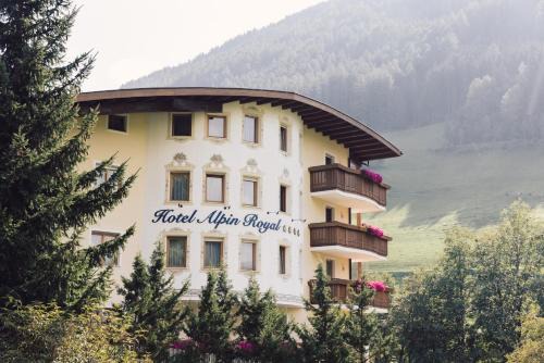 Valle Aurina Complejo | Wellness Refugium & Resort Hotel Alpin Royal - Small Luxury Hotels of the World