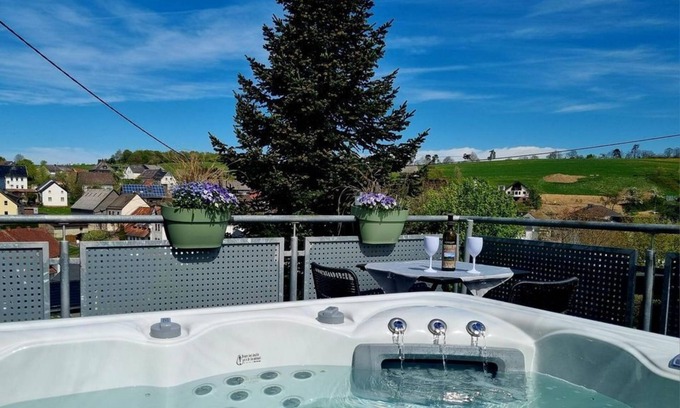 Dreis-Bruck Casa | Wellnesshaus Dorfblick - Wellness house with jacuzzi and infrared cabin - new