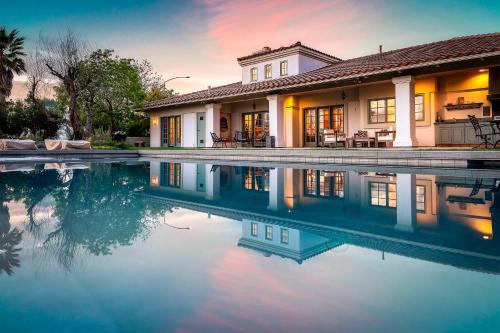 Paso Robles Casa | Wellsona Vineyard Retreat Pool Hot Tub Views Main Home Guest Home