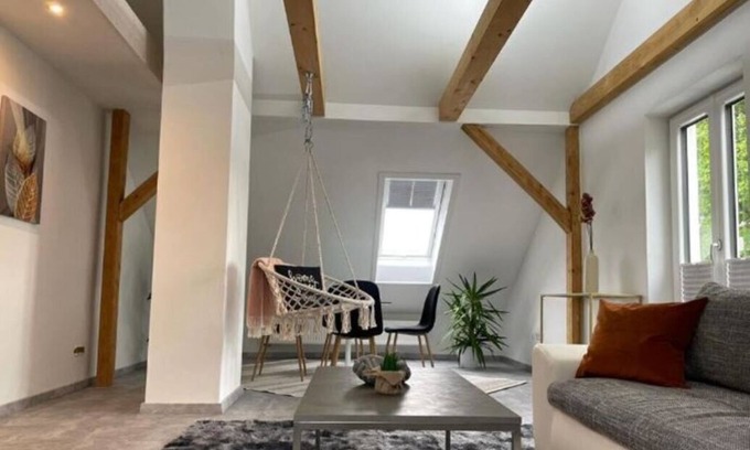 Weiden in der Oberpfalz Apartamento | WEN Königsberger, Ruhige Dg-wohnung, 2 Schlafzimmer, Parkplatz, Zentral