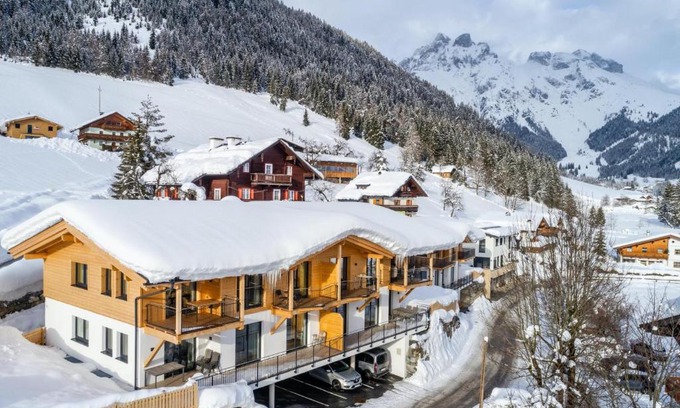 Werfenweng Apartamento | Werfenblick und Bergblick