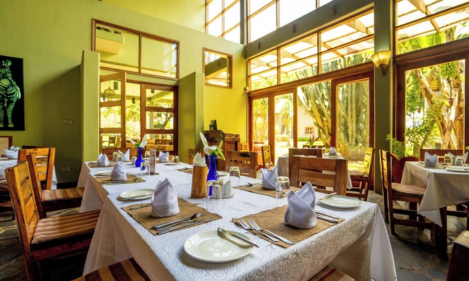 Moshi Cabina | Weru Weru River Lodge