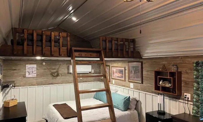 Miller County Cabina | “Wes” one of the 5 Tiny Cabins on the Osage River