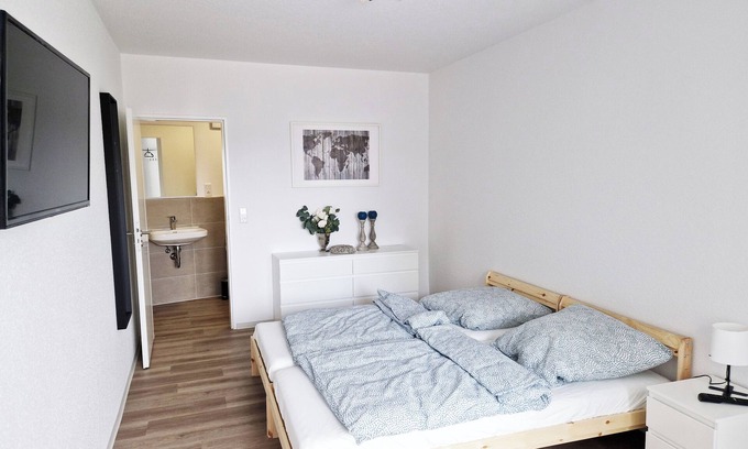 Brake Apartamento | Weser Pension - Zweibettzimmer mit Eigenem Bad Nr. 1