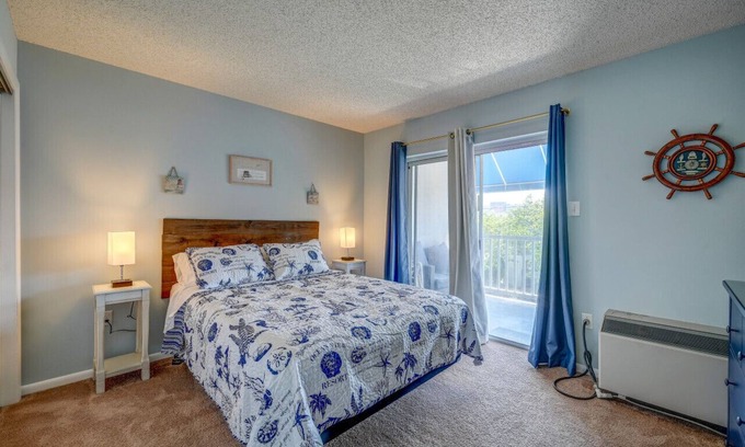 North End Condominio | Wesley Paradise ☆Chic 1BD + Private Balcony & Pool