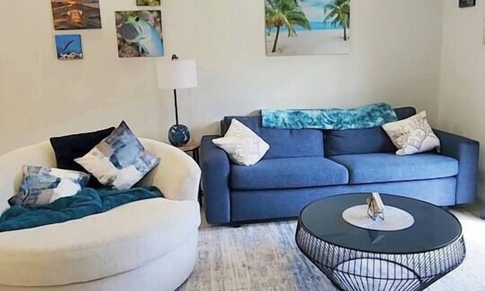 Northwest Point Apartamento | West Bay Oasis: 2BR Condo w/Pool