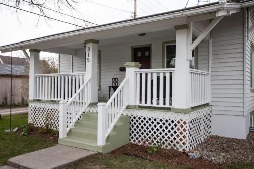 Livingston Casa | West Clark Getaway