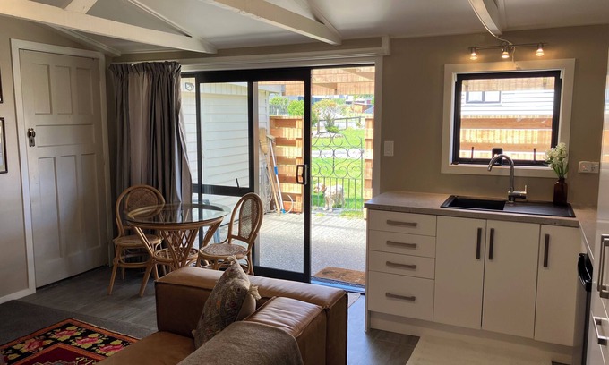 Ross Cabaña | West Coast centrally located. 1 hour Greymouth north, Franz Josef 11/2 hr.south