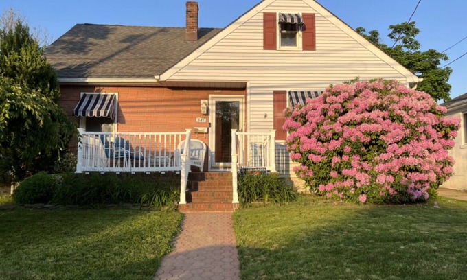 Long Branch Apartamento | West End Beach House - 5 Minute Walk To The Beach