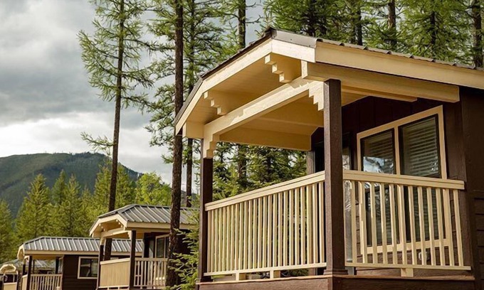 West Glacier Cabina | West Glacier Cabin Village