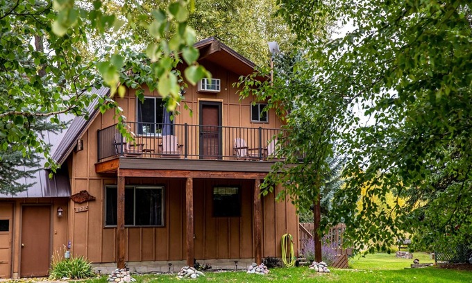 West Glacier Casa | Heart Rock River Retreat