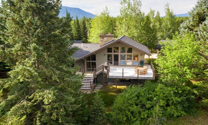 West Glacier Casa | ¡NUEVO! Casa moderna con vistas al monte en la entrada del glaciar NP