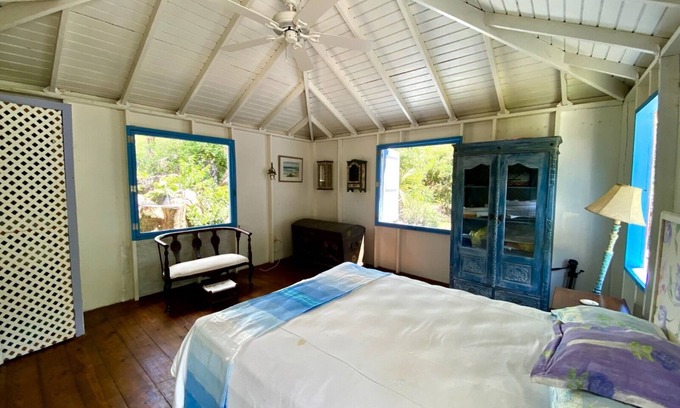 Barnes Ghaut Cabaña | West Indian style cottage, romantic and 5 minute drive to beach