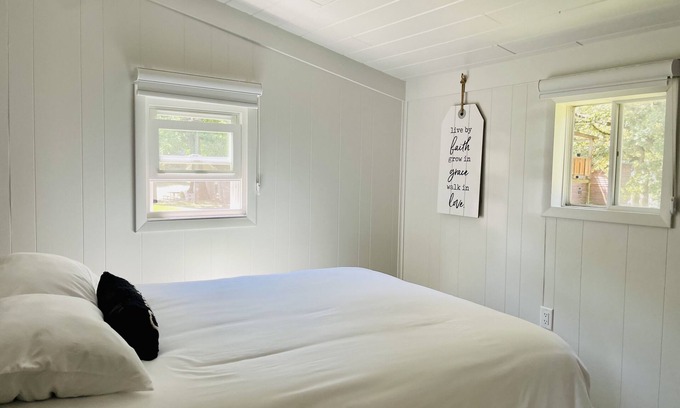Arnolds Park Cabaña | West Lake Okoboji Scout Cottage