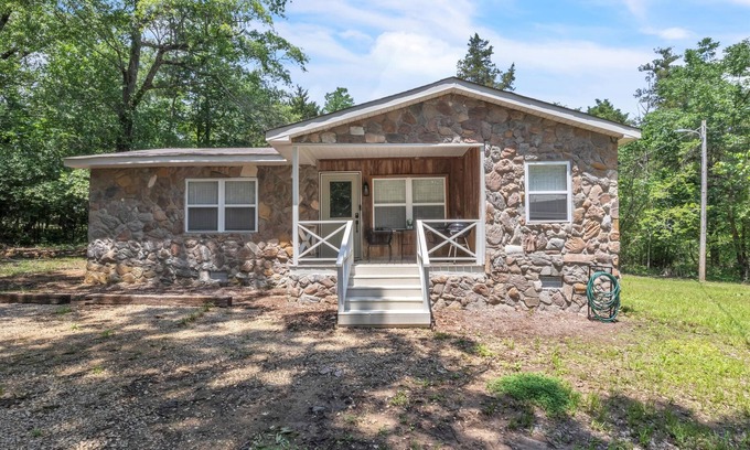 Columbus Casa | West Lowndes Country Cottage by OneHometown Getaways