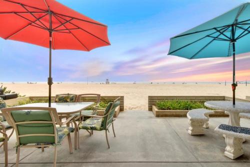 Santa Ana Heights Casa | West Newport Duplex on the Sand with Patio-Sleeps 12