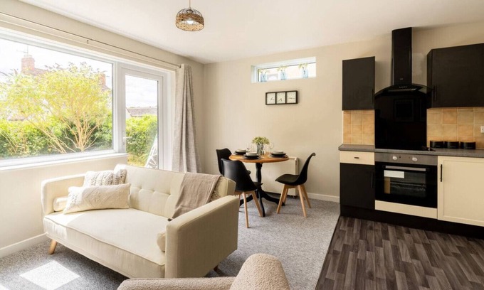 South Leigh Apartamento | West Oxfordshire Flat w/Parking | Sleeps 3