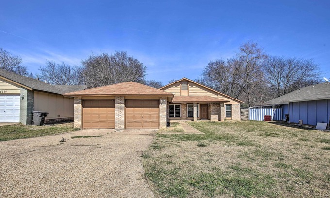 San Antonio Casa | West San Antonio Home w/ Yard: 16 Mi to Dtwn!