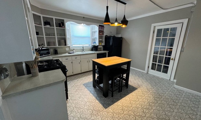 Grand Rapids Casa | West Side Gem... 3-bedroom house in Grand Rapids with AC, WiFi, Laundry for 6
