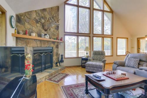 The Woods Casa | West Virginia Home with Deck on Golf Course