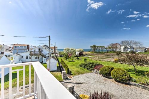 Westbrook Center Casa | Westbrook Home with Ocean Views - Walk to Beach