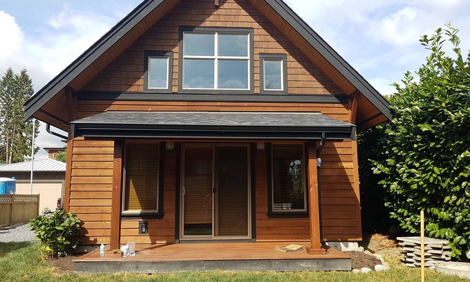 Central Lonsdale Casa | Central Lonsdale 2 story Modern Coach House