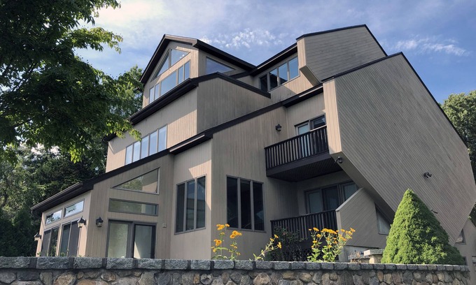 Westerly Casa | Westerly Beach House with Spectacular Views