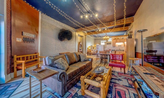 Sheridan Apartamento | Western Elegance: Downtown Sheridan Base