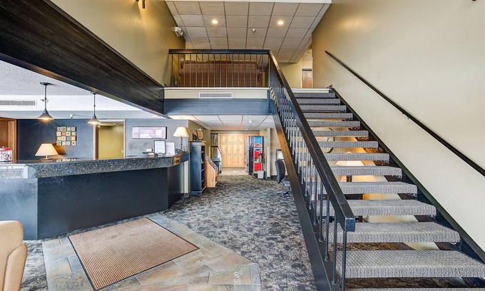 Council Bluffs Hotel | Western Inn