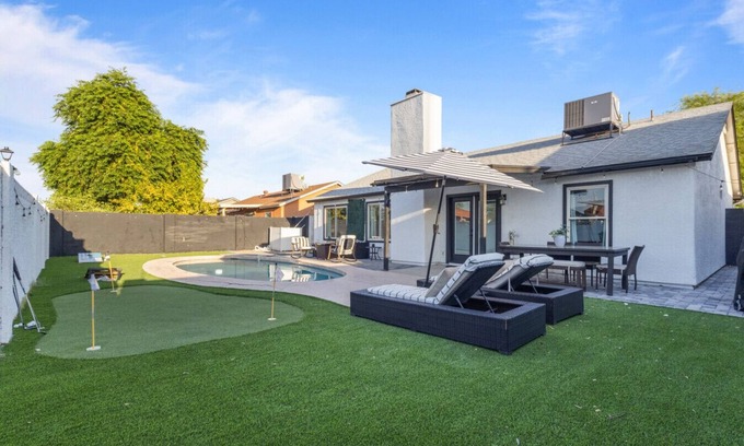 Glendale Casa | Westgate Pool & Stadium Stay