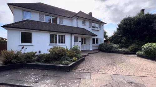 Grimsby Casa | Westlands Ave Luxury Place