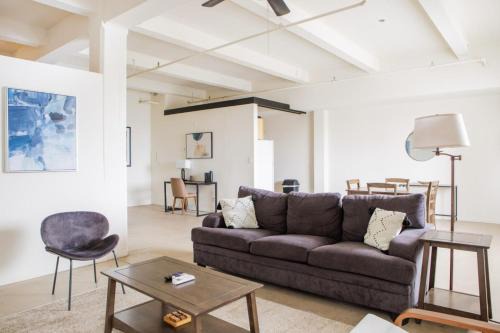 Westown Apartamento | Westown 1BR Apt Near Fiserv, Baird, and Theater District