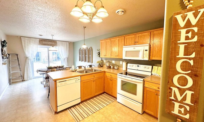 West Fargo Casa | Westport Beach Hideout