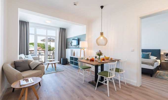 Ostseebad Kuhlungsborn Apartamento | Westside Arthotel Apartment 312 - Apartment 312