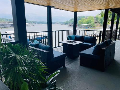Osage Beach Casa | Wet Feet Retreat - With Onsite Boat Rental!