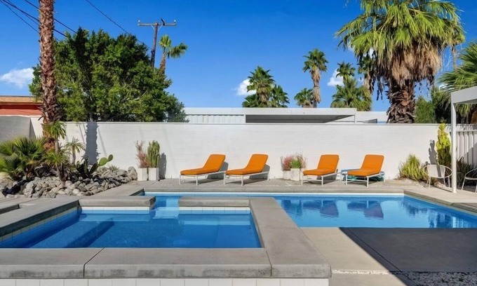 Racquet Club Estates Casa | Wexler Steel House