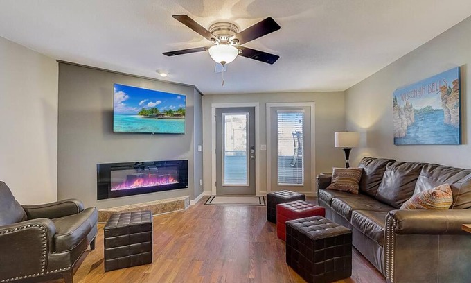 Lake Delton Apartamento | WFC II Lake Access - Family or Romance - Location!