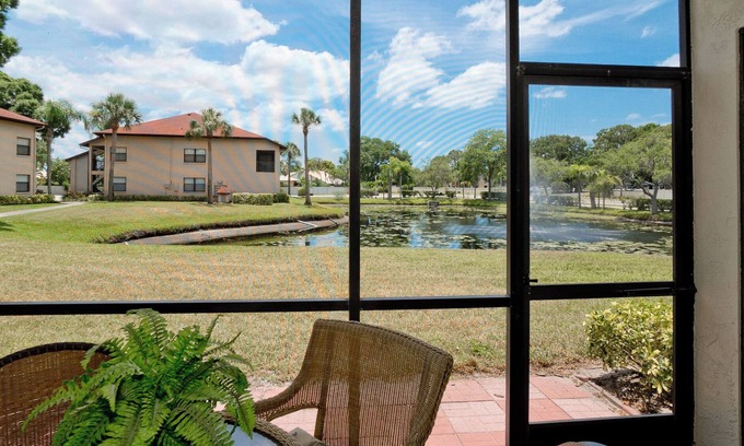 South Bradenton Apartamento | WG-near Beaches and IMG, Pool, Tennis, Pickleball, Shorewalk condo 2 Bedroom/2 Bath lake view