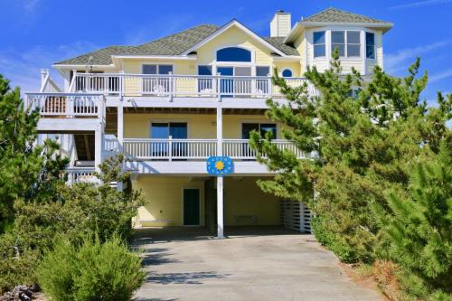Whalehead Beach Casa | WH852- Mellow Yellow