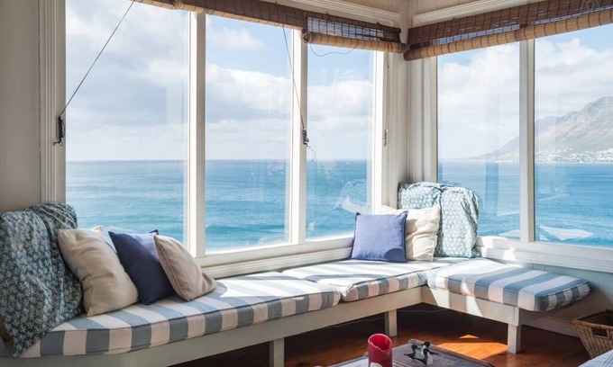 Fish Hoek Cabaña | Whale Cove Cottage - Mira el océano desde tu cama
